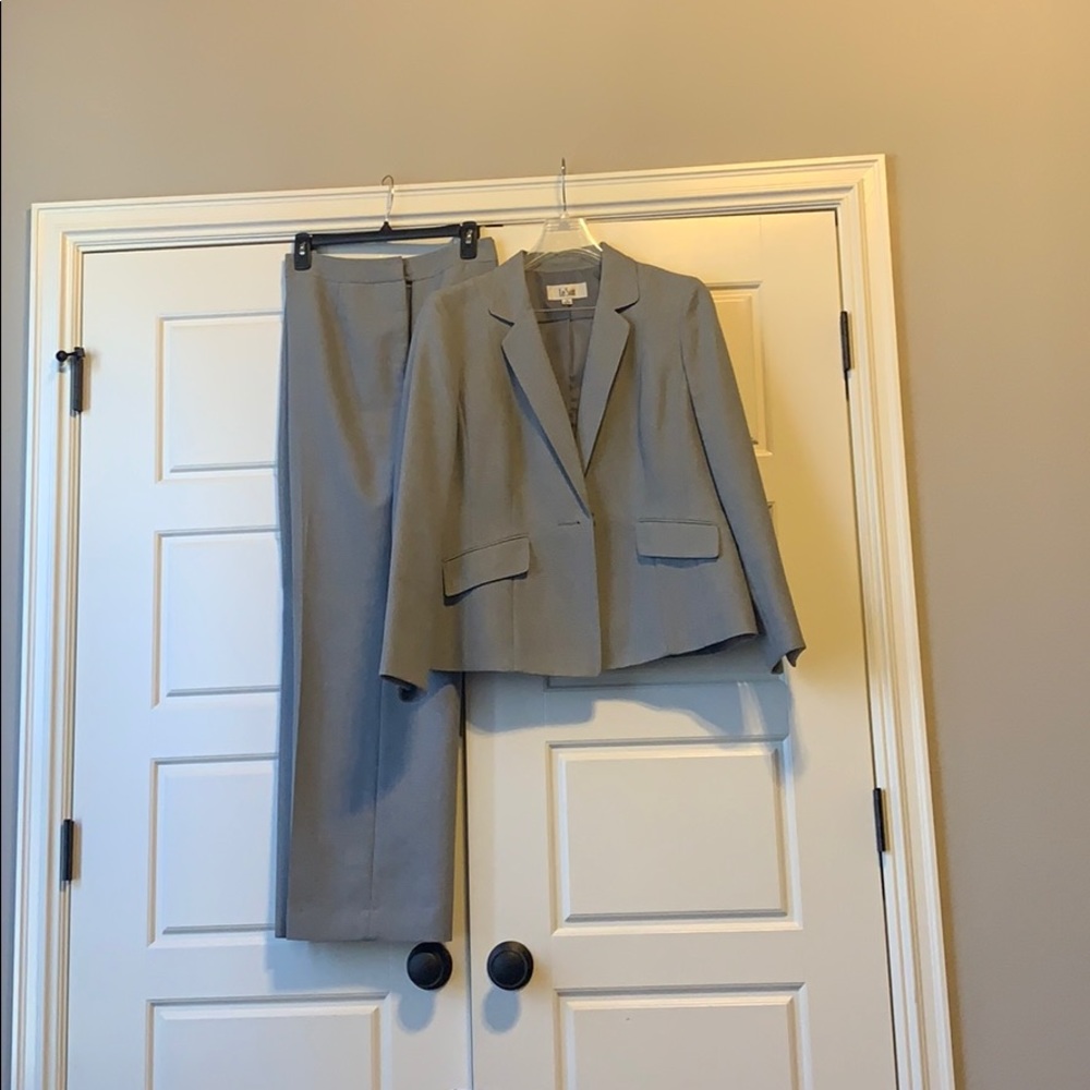 Suit set
